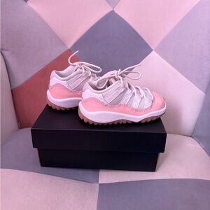 Jordan Kids Sneakers in Pink and White